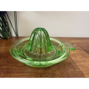 Vintage Uranium Glass‎ Citrus Juicer Reamer Glows Under UV Light Kitchenware